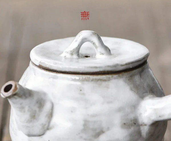 White Pottery Side Handle Pot-ToShay.org